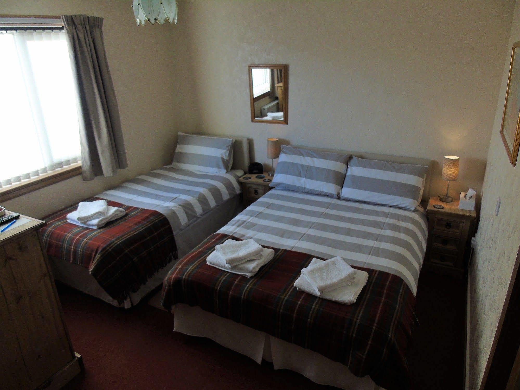 Jomarnic B&B Lossiemouth Ngoại thất bức ảnh